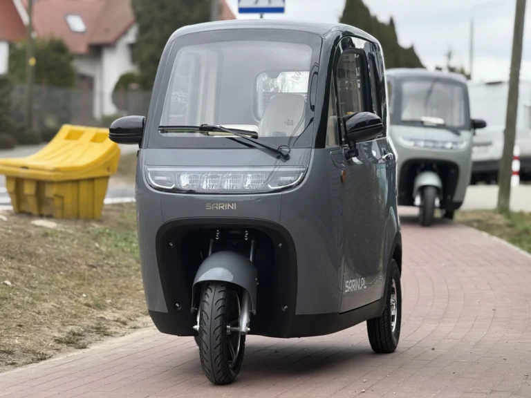 SARINI TITO 2026 podczas prezentacji